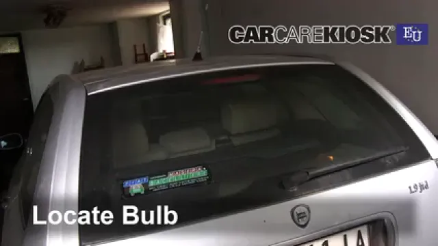2001 Lancia Lybra JTD Station Wagon 1.9L 4 Cyl. Turbo Diesel Luces Luz de freno central (reemplazar foco)